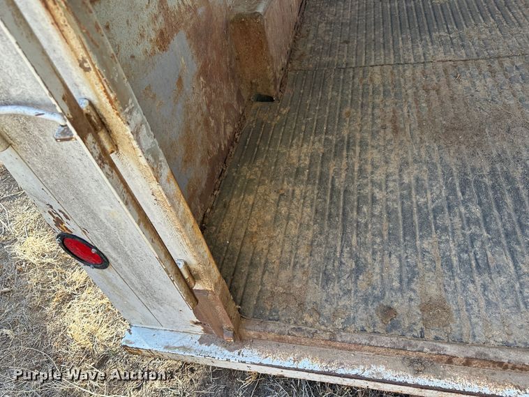 image for item LT9465 1983 Hillsboro Industries Inc.  livestock trailer