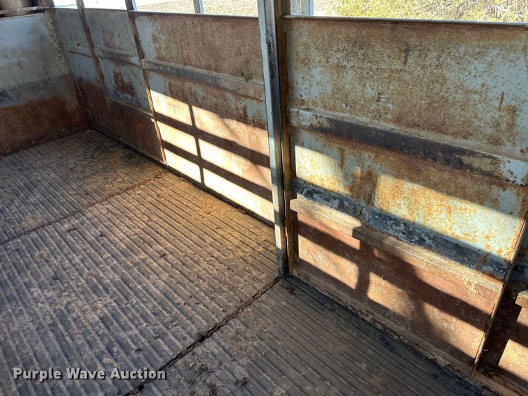 image for item LT9465 1983 Hillsboro Industries Inc.  livestock trailer