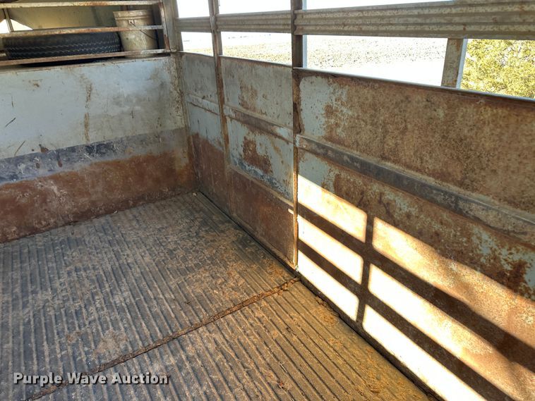 image for item LT9465 1983 Hillsboro Industries Inc.  livestock trailer