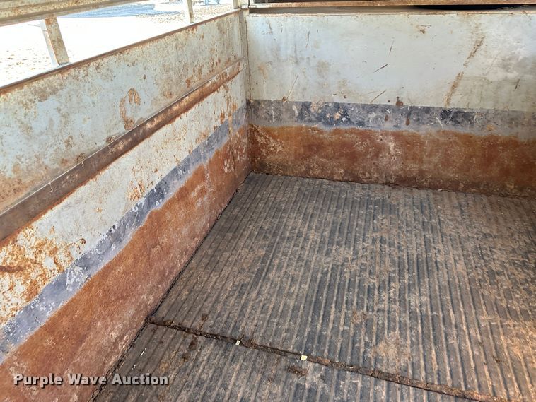 image for item LT9465 1983 Hillsboro Industries Inc.  livestock trailer