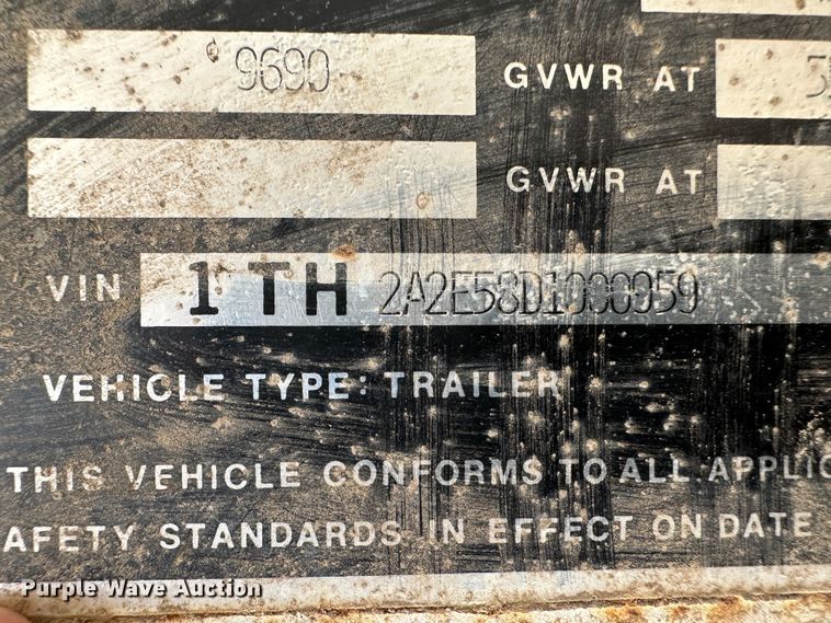 image for item LT9465 1983 Hillsboro Industries Inc.  livestock trailer