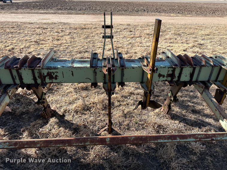 image for item LT9466 Orthman  row crop cultivator