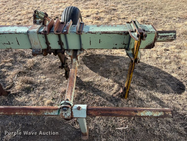 image for item LT9466 Orthman  row crop cultivator