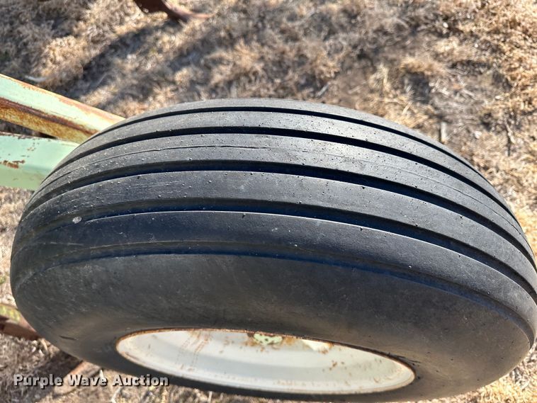 image for item LT9466 Orthman  row crop cultivator