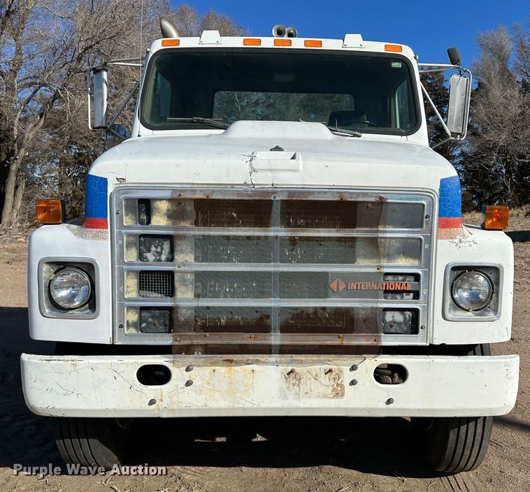 image for item LT9467 1987 International F2375  semi truck