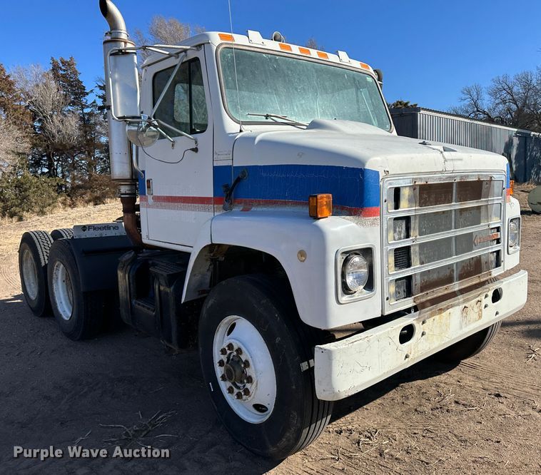 image for item LT9467 1987 International F2375  semi truck