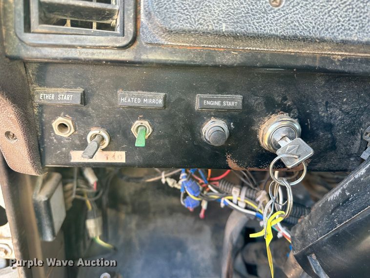 image for item LT9467 1987 International F2375  semi truck