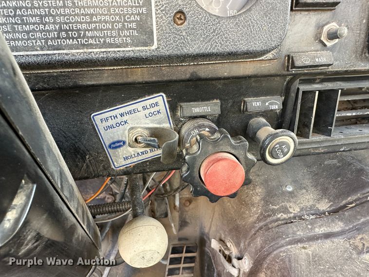 image for item LT9467 1987 International F2375  semi truck