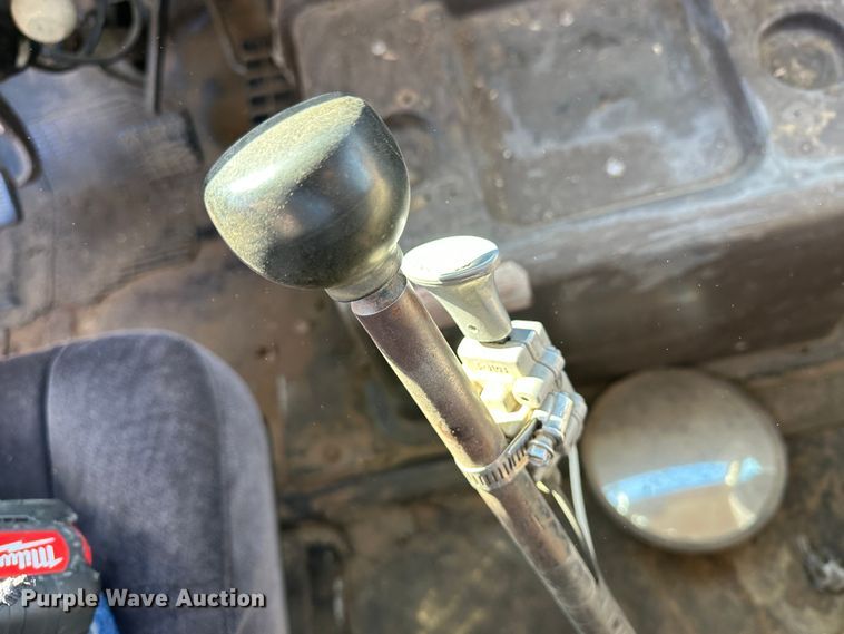 image for item LT9467 1987 International F2375  semi truck