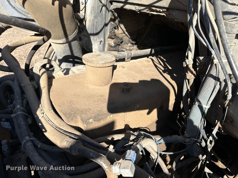 image for item LT9467 1987 International F2375  semi truck