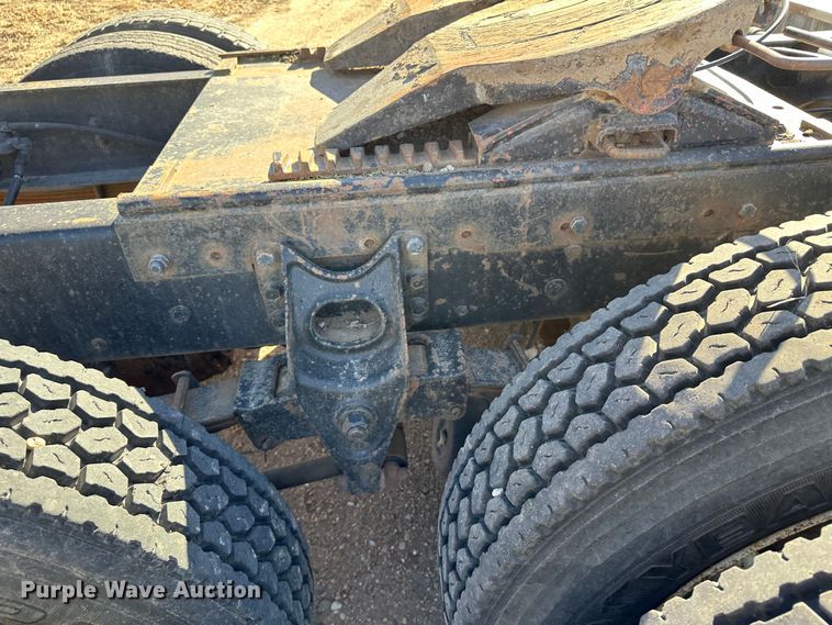 image for item LT9467 1987 International F2375  semi truck