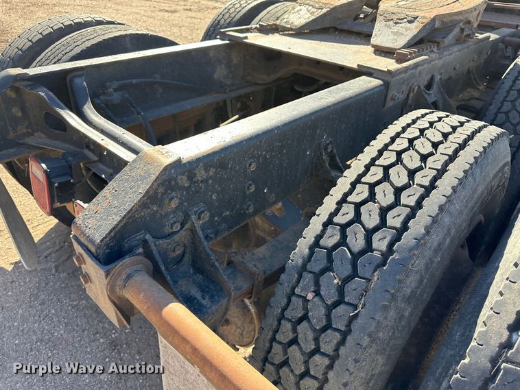 image for item LT9467 1987 International F2375  semi truck