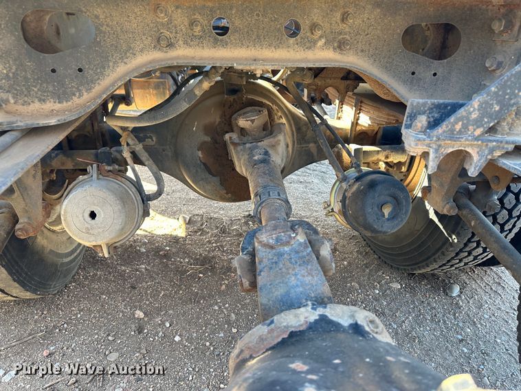 image for item LT9467 1987 International F2375  semi truck