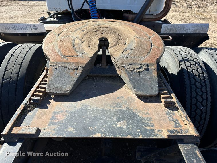 image for item LT9467 1987 International F2375  semi truck