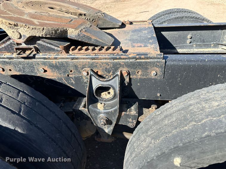 image for item LT9467 1987 International F2375  semi truck