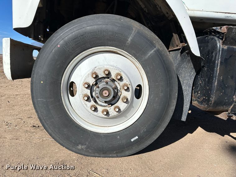 image for item LT9467 1987 International F2375  semi truck