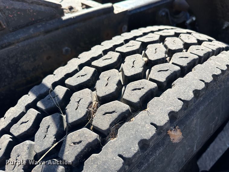 image for item LT9467 1987 International F2375  semi truck