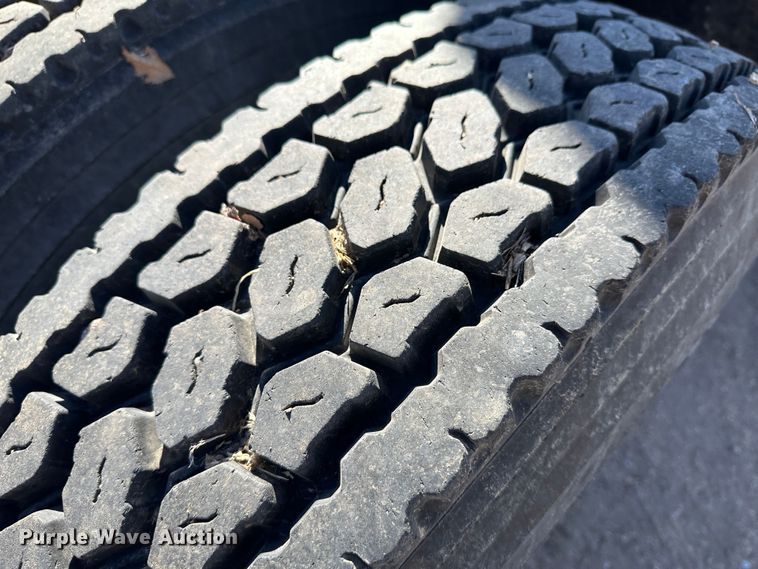 image for item LT9467 1987 International F2375  semi truck