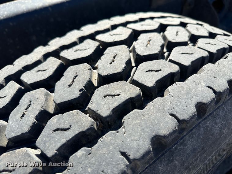 image for item LT9467 1987 International F2375  semi truck