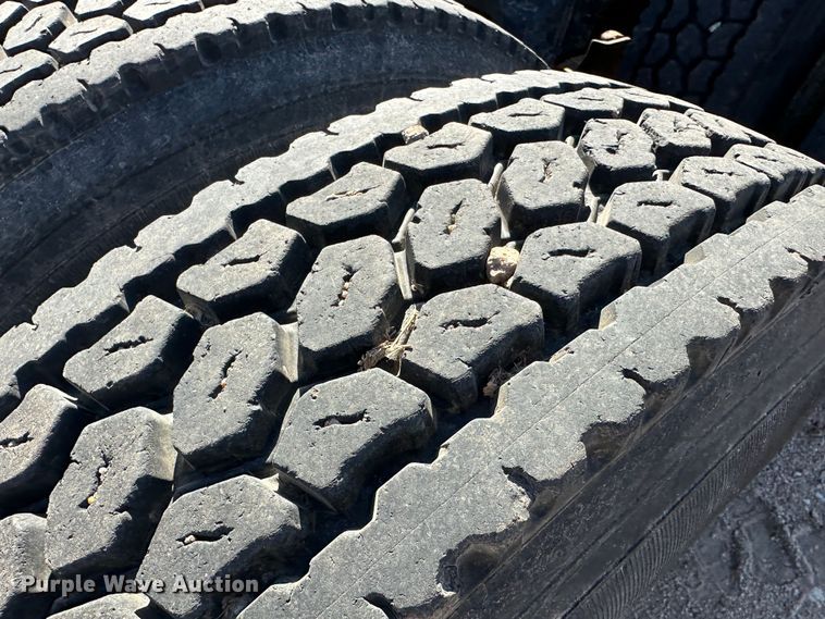 image for item LT9467 1987 International F2375  semi truck