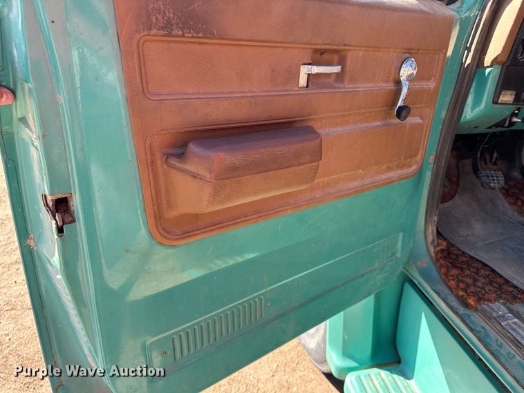 image for item LT9468 1974 GMC 6000  grain truck