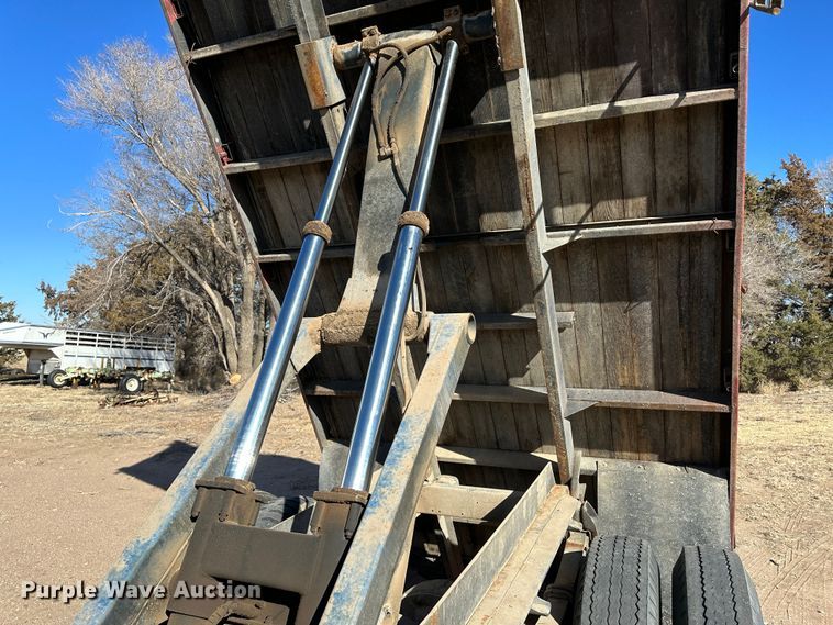 image for item LT9468 1974 GMC 6000  grain truck