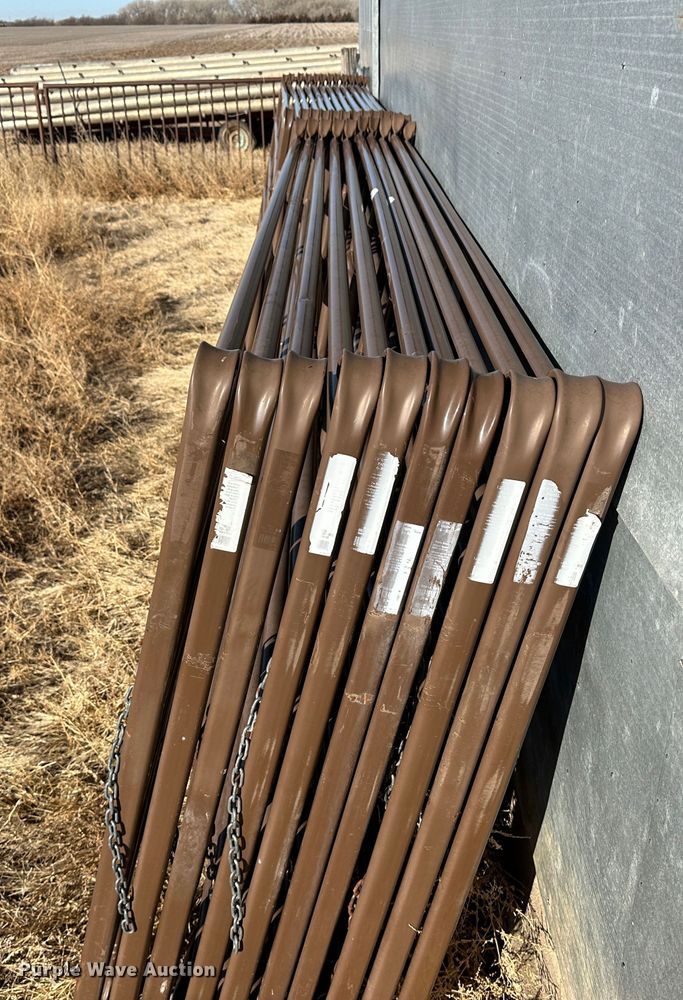 image for item LT9472 (21) Priefert livestock panels