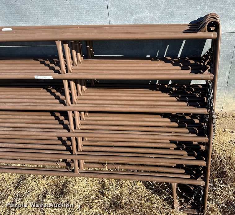 image for item LT9472 (21) Priefert livestock panels
