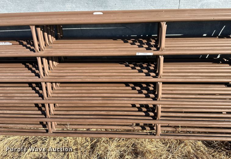 image for item LT9472 (21) Priefert livestock panels