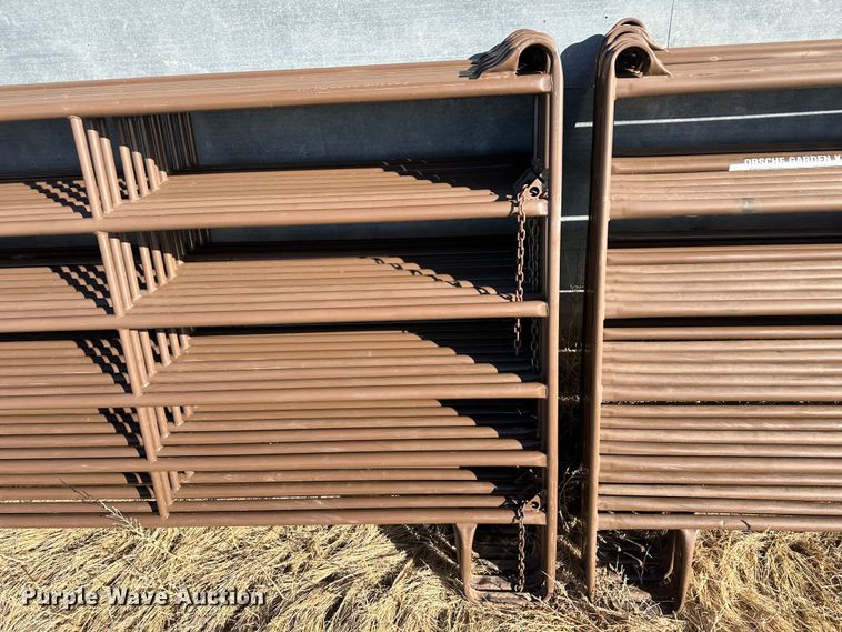 image for item LT9472 (21) Priefert livestock panels