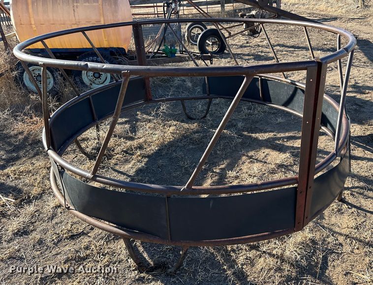 image for item LT9475 (2) round bale feeders