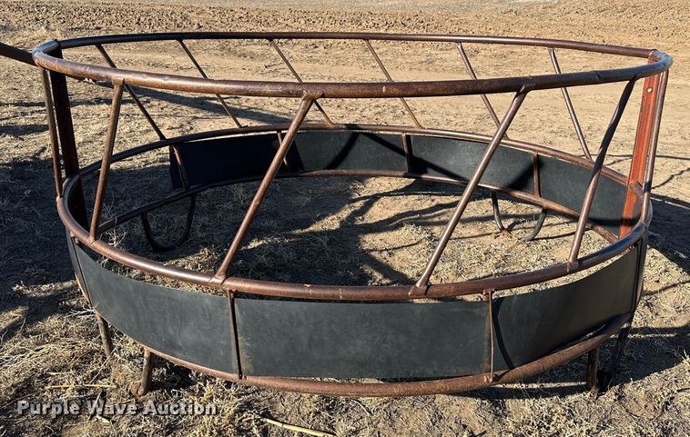 image for item LT9475 (2) round bale feeders