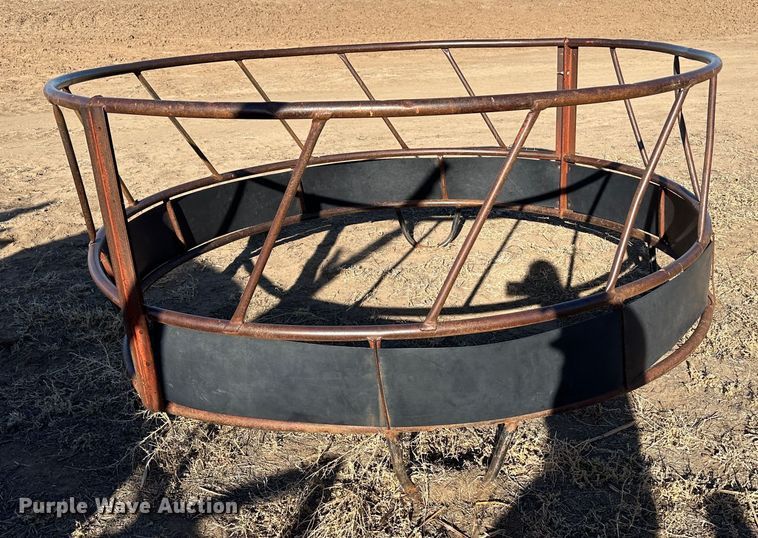 image for item LT9475 (2) round bale feeders