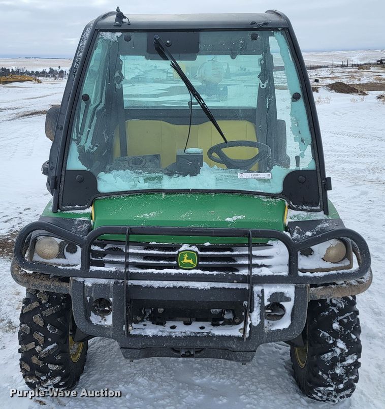image for item LV9287 2016 John Deere 825i Gator  utility vehicle