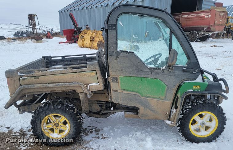 image for item LV9287 2016 John Deere 825i Gator  utility vehicle