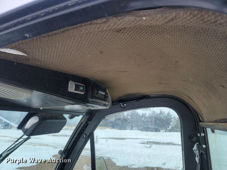 image for item LV9287 2016 John Deere 825i Gator  utility vehicle