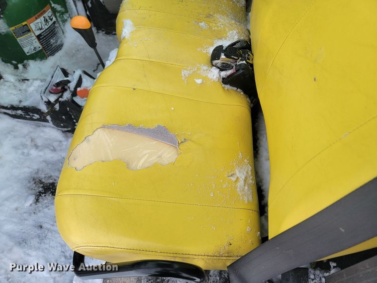 image for item LV9287 2016 John Deere 825i Gator  utility vehicle