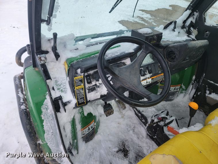 image for item LV9287 2016 John Deere 825i Gator  utility vehicle