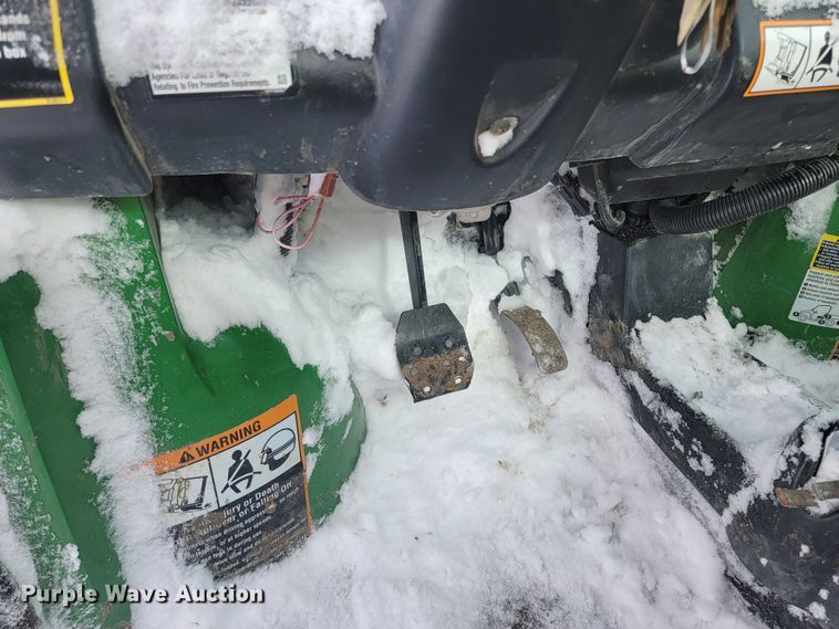 image for item LV9287 2016 John Deere 825i Gator  utility vehicle