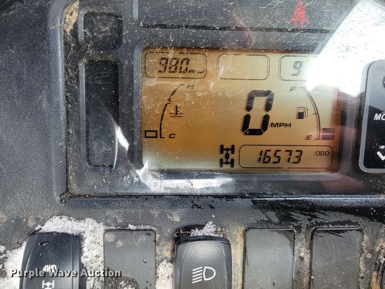 image for item LV9287 2016 John Deere 825i Gator  utility vehicle