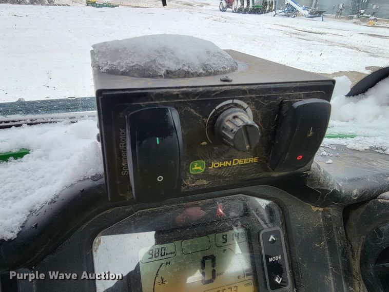 image for item LV9287 2016 John Deere 825i Gator  utility vehicle