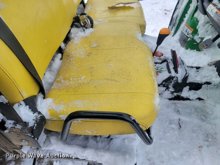 image for item LV9287 2016 John Deere 825i Gator  utility vehicle