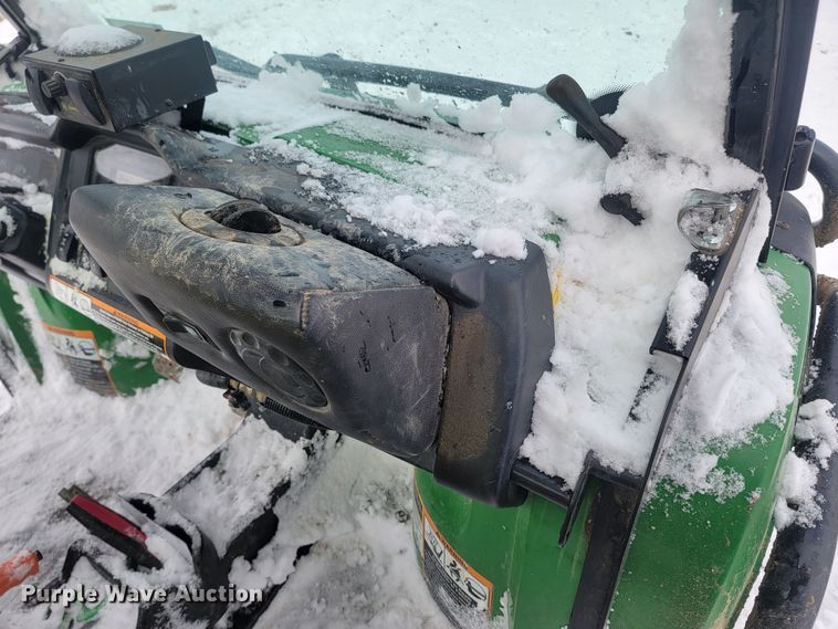 image for item LV9287 2016 John Deere 825i Gator  utility vehicle