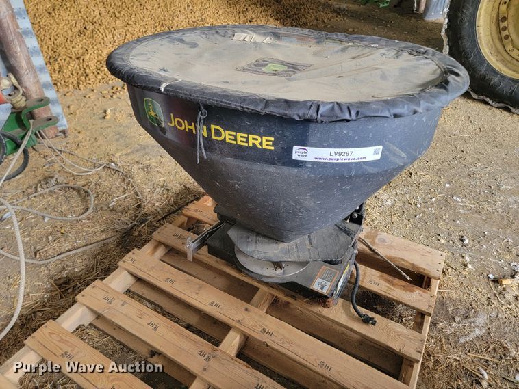 image for item LV9287 2016 John Deere 825i Gator  utility vehicle