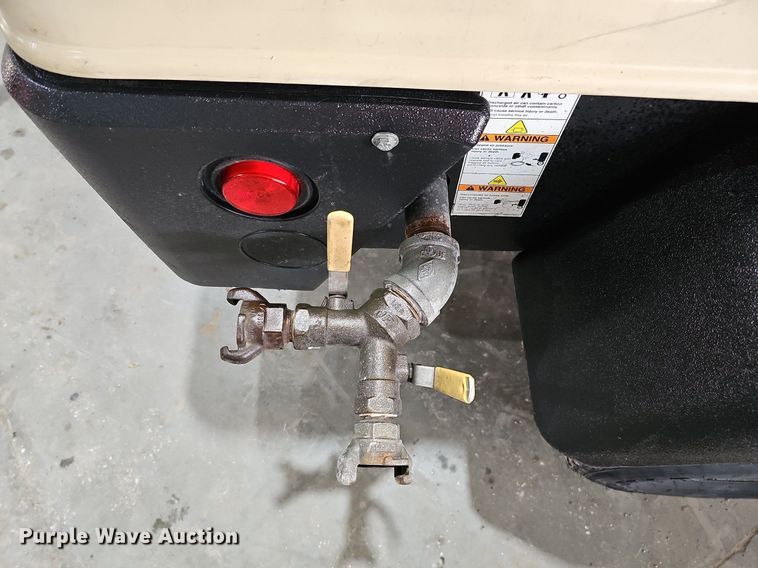 image for item MC9646 2012 Doosan C185WKUB-T4I  air compressor