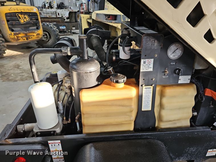 image for item MC9646 2012 Doosan C185WKUB-T4I  air compressor