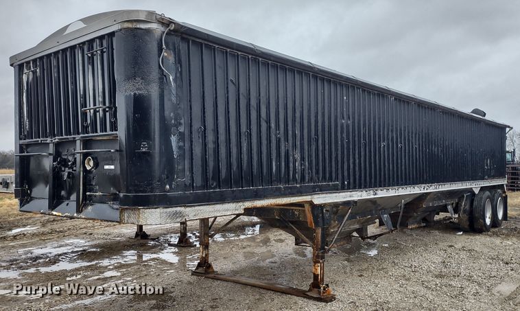 image for item MD9441 1977 Trailmobile  grain trailer
