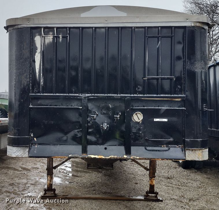 image for item MD9441 1977 Trailmobile  grain trailer