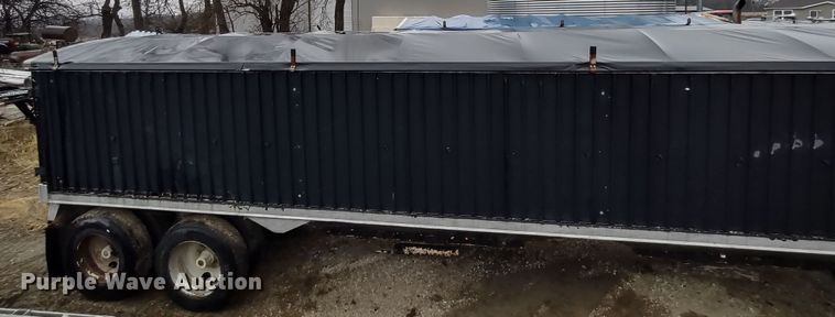 image for item MD9441 1977 Trailmobile  grain trailer