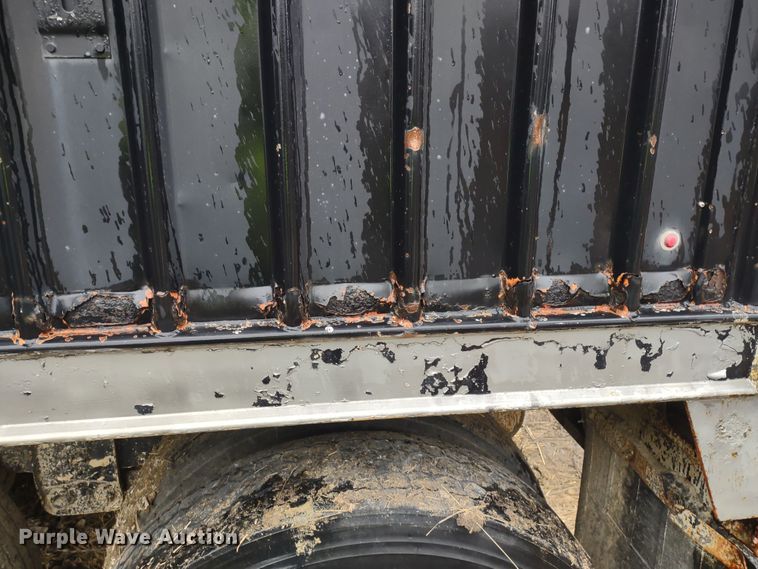 image for item MD9441 1977 Trailmobile  grain trailer